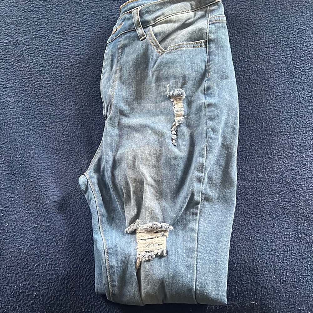 Plus size ripped skinny jeans